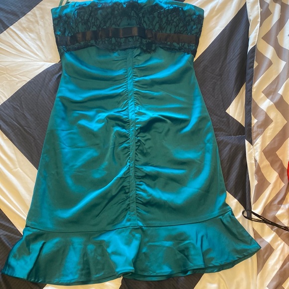 Ladies BCBG silky dress - Picture 1 of 8